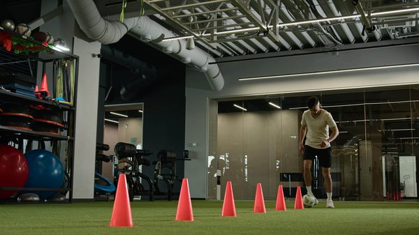 Les astuces pour surprendre l'adversaire avec des feintes en basket